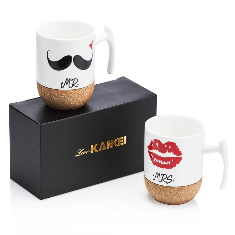 Love-KANKEI Tazas de Mr y Mrs de Cerámica con Fondo de Corcho, Tazas de Cafe Juego de 2 con 300ml, Tazas Desayuno como Regalo Ideal para Bodas, San Valentín, Cumpleaños