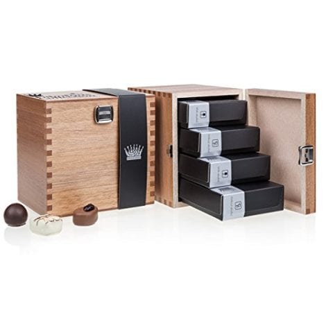 Fabuloso – Selección de 40 bombones artesanales en caja de madera. Ideal para regalo. Apto para mujeres y hombres.