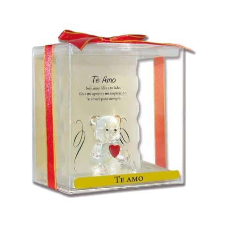 Angel n Bear Modelo Te Adoro. Osito de Cristal en pedestal, con corazón rojo y frase especial. Regalo decorativo y romántico para tu pareja.