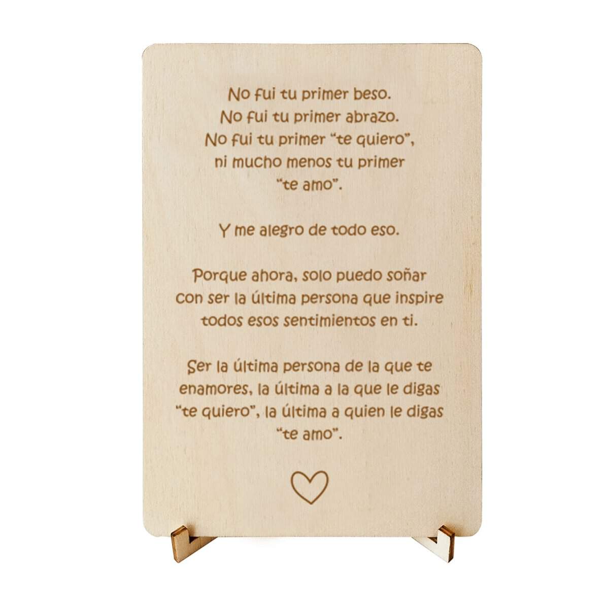 nagu® Tarjeta de Madera 'No fui tu Primer Amor', Regalos Originales para Hombre y Mujer, Postal con Soporte para Mesa, 10x15 cm, Incluye Sobre y Sticker, ideal para Aniversarios