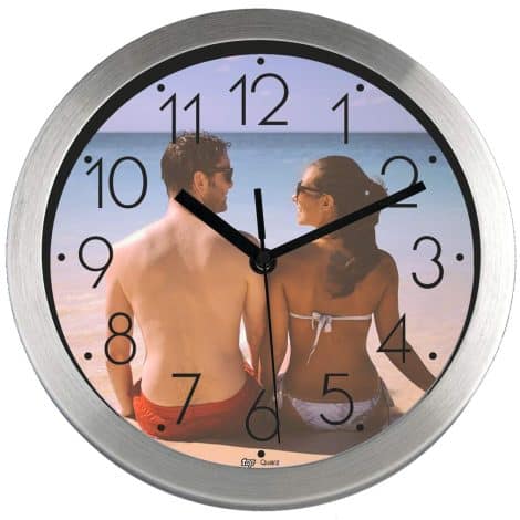 Gran Reloj de Pared Personalizado con Logo, Foto o Imagen. Carcasa de Aluminio Cepillado y Mecanismo Silencioso. Incluye Caja Regalo.