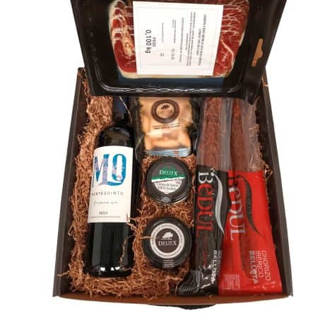 Caja Delicia para Regalar Picoteo 14 – Selección de Productos ibéricos con Vino Montequinto crianza. Cesta con jamón, salchichón, Chorizo, Crema de Queso, paté y Picos.