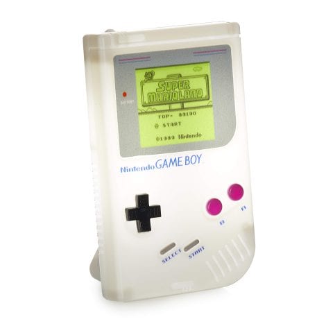 Luz Game Boy oficial de Nintendo a escala.