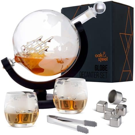 Roble y Acero – Set de Decantador de Whisky de Cristal de Primera calidad con 2 Vasos grabados y Piedras de Whisky – Capacidad 1.5 L.