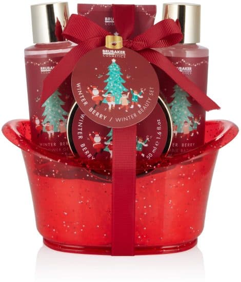 Conjunto de Regalo BRUBAKER para Baño y Ducha con Aroma de Bayas de Invierno – Set de 5 Piezas en Bañera Decorativa de Navidad – Set Navideño para Él y Ella.