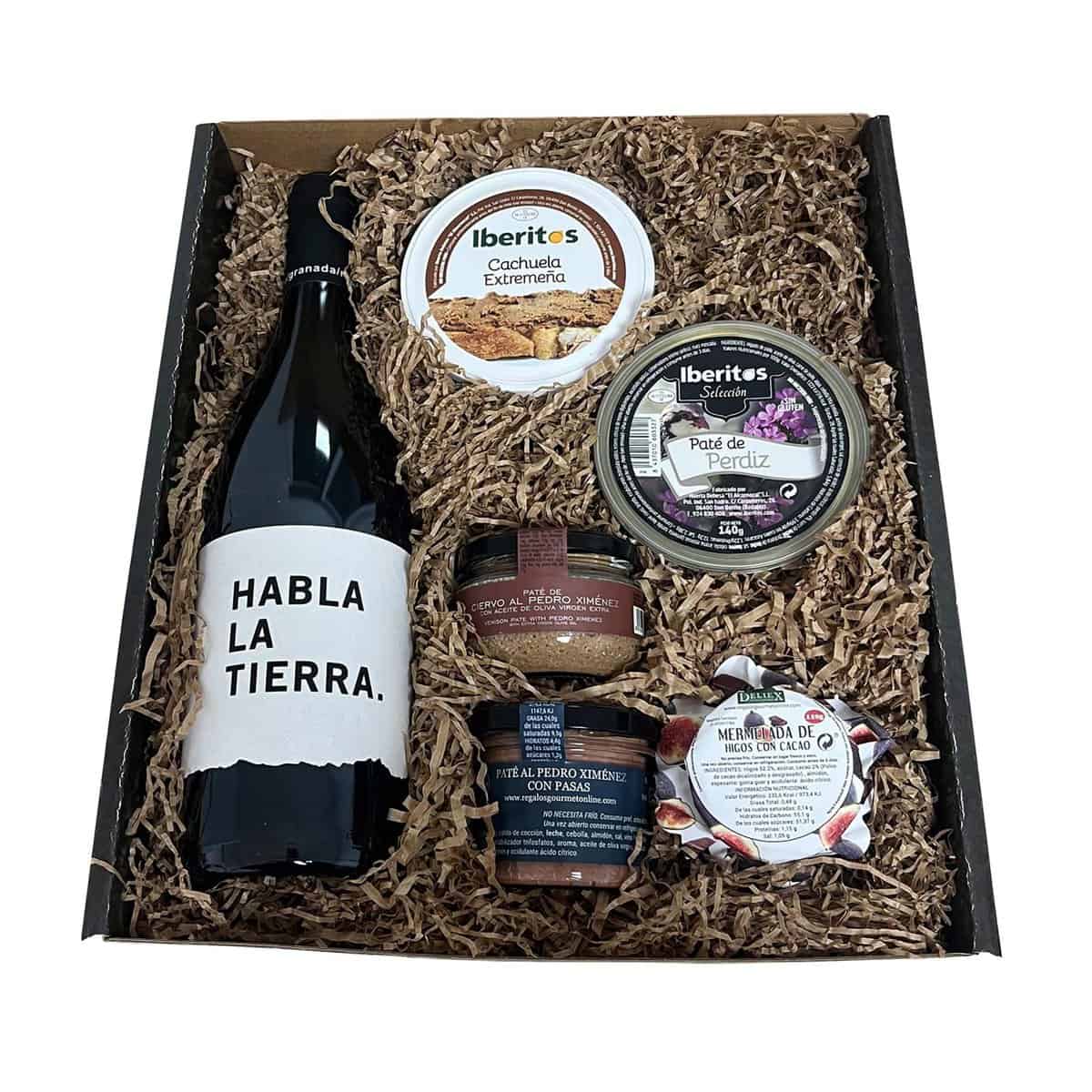 Cesta navidad con vino Habla de la Tierra, cachuela Extremeña, paté de perdiz, paté de ciervo al Pedro Ximénez, mermelada de higos con cacao