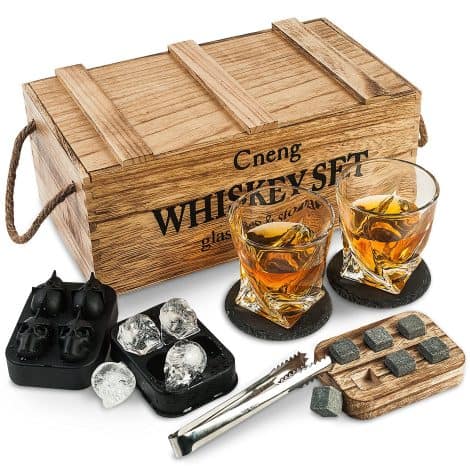 Set de regalo de whisky con juegos Cneng para hombres: 2 vasos de cristal, 6 piedras de whisky y caja de madera. Ideal para cumpleaños, bodas, aniversarios y jubilaciones. ¡El regalo perfecto para él y papá!